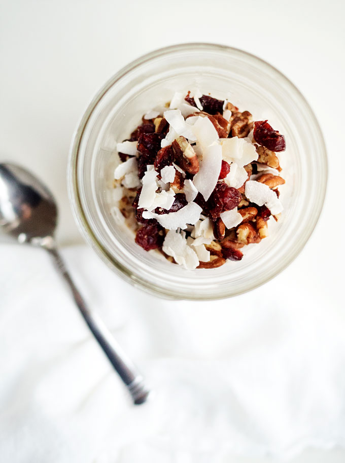 Coconut Cranberry Overnight Oats | thekitchenpaper.com