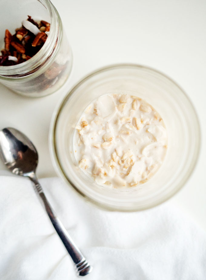 Coconut Cranberry Overnight Oats | thekitchenpaper.com